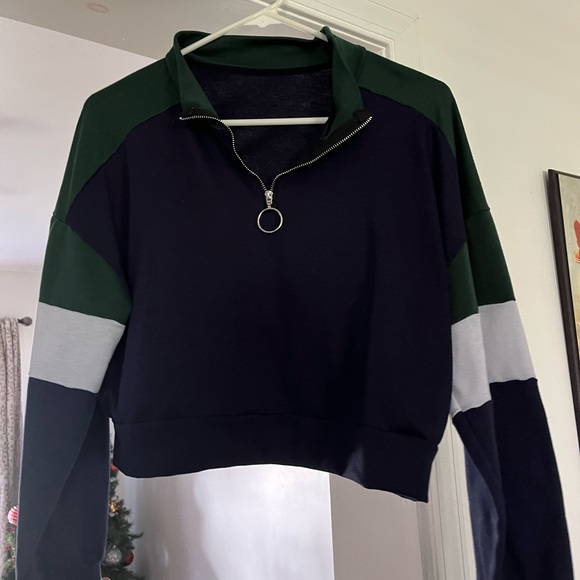 Top - Picture 2 of 9